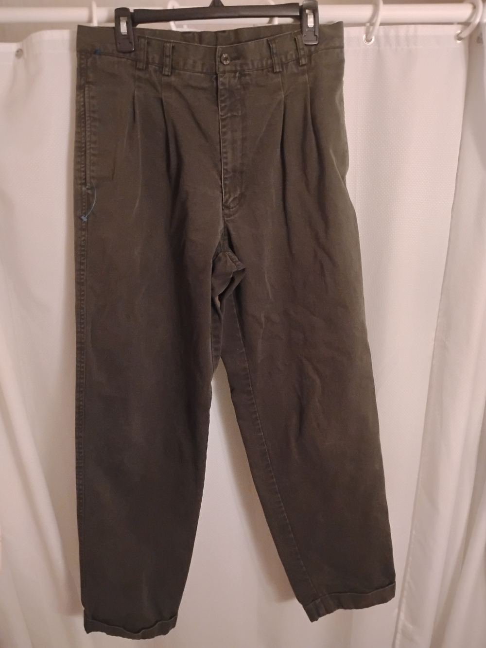 G.H. Bass & Co. Men's Olive Pleated Chinos